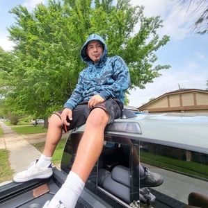 Meet your Posher, Manolo